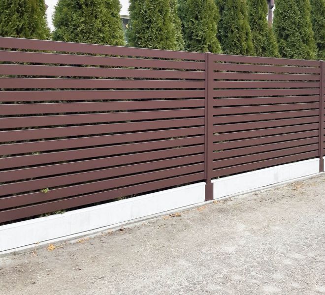 solidne ogrodzenie palisadowe ze stali